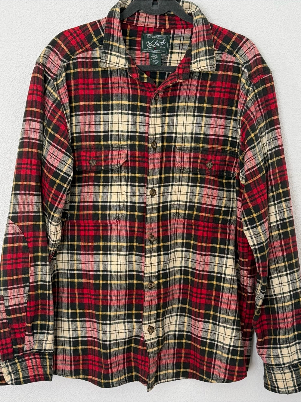 Woolrich Plaid Flannel Button Up Shirt Men L Red Beige Cabincore
Vintage Classic